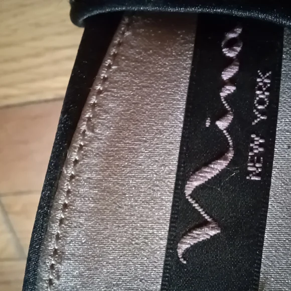 Nina New York Elegant Black Lace Women's Heels 5 In - Picture 3 of 4